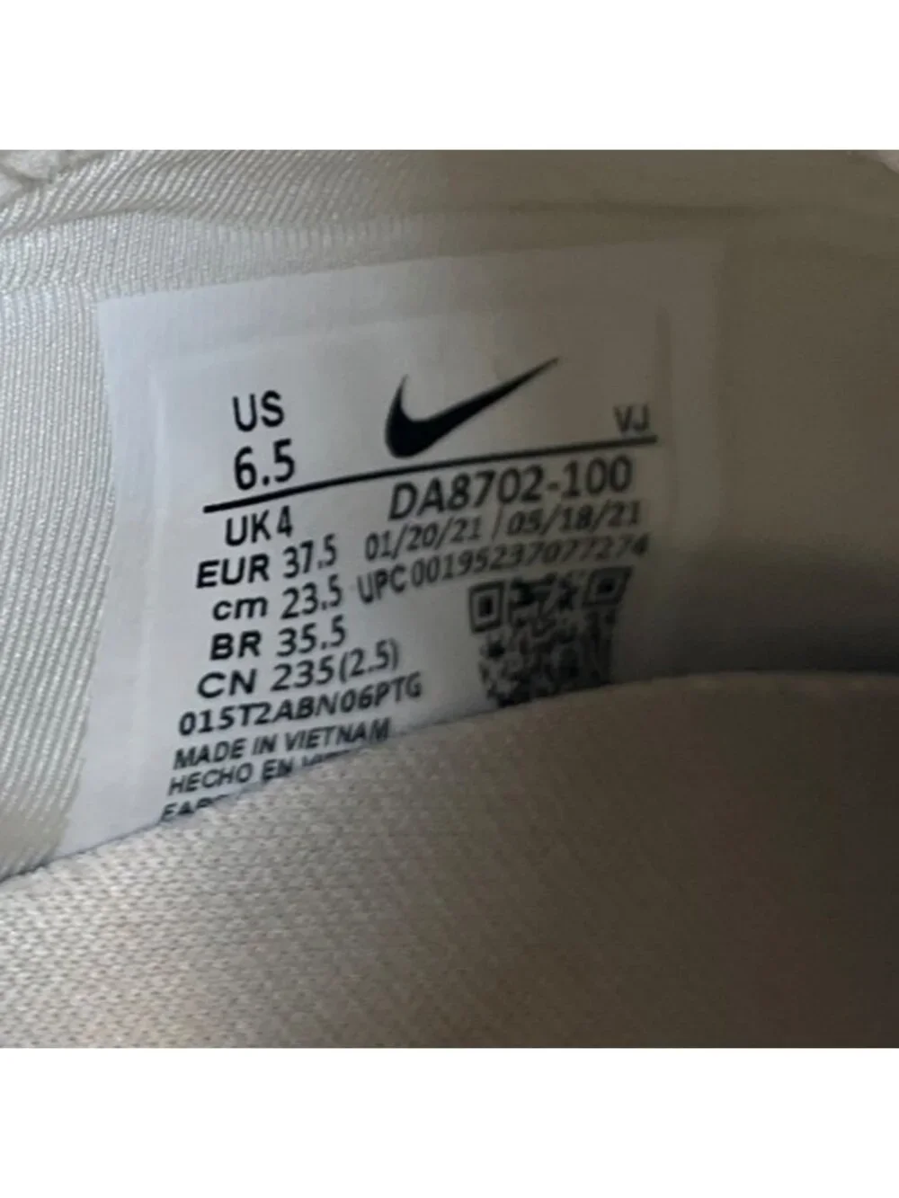 Nike Air Max 2090 C/S Womens Size 6.5 White Athletic Running Shoes Sneakers